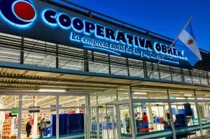 Plottier y un gran recibimiento para la nueva sucursal de La Coope