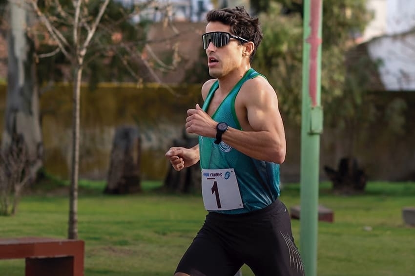 Manuel Córsico, el atleta que hace camino al andar
