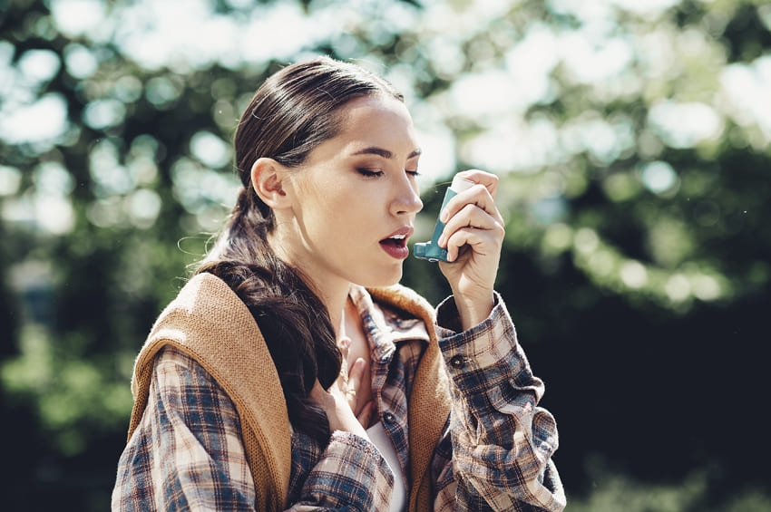 Asma y contaminación ambiental: cómo impactan en la salud pulmonar
