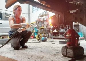 Natalia Rondinara: marplatense y mecánica de camiones
