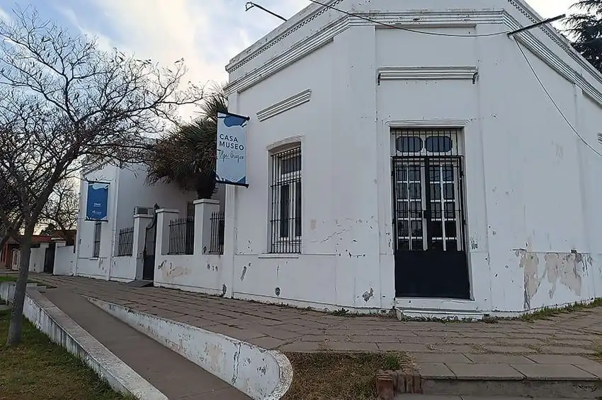 Toay y un tributo a su hija pródiga