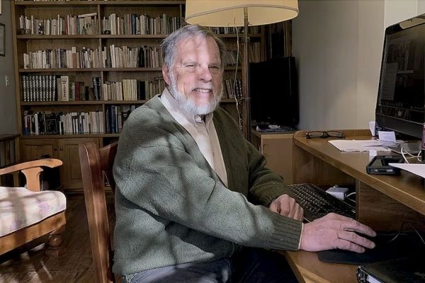 Carlos Rais, el médico que acompaña