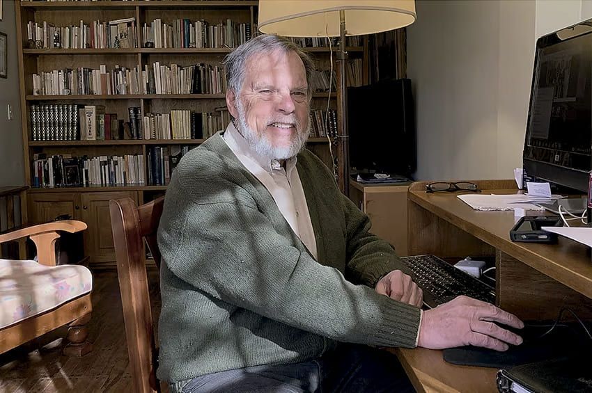 Carlos Rais, el médico que acompaña
